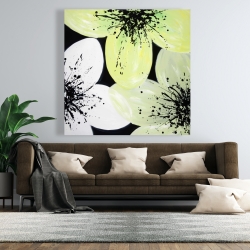 Canvas 48 x 48 - White & yellow petals