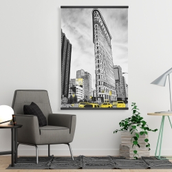 Magnetic 28 x 42 - Outline of flatiron building to new-york