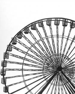 Grande roue monochrome