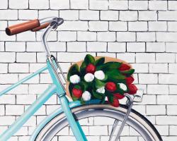 Bicyclette avec bouquet de tulipes