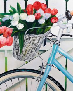 Bicyclette avec panier de tulipes