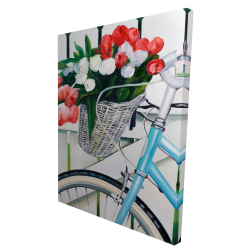 Bicyclette avec panier de tulipes